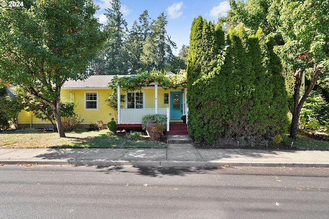 view of front of house featuring covered porch