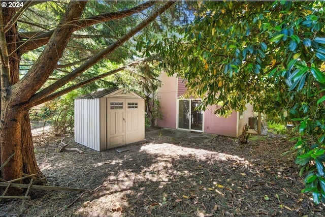 view of outbuilding