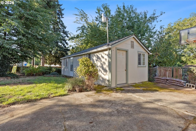 view of outbuilding