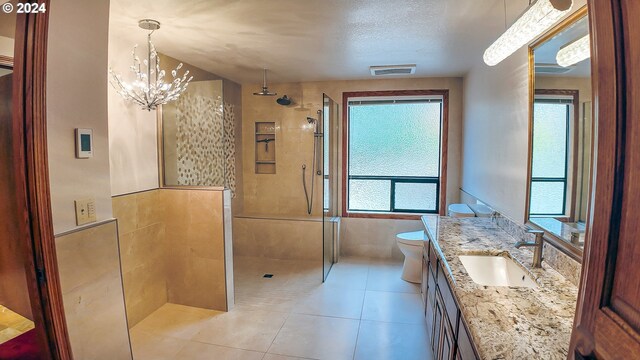 1081 Umpqua College Rd, Roseburg, OR 97470 - bathroom featuring vanity, toilet, walk in shower, a chandelier, and a textured ceiling