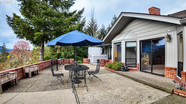 1081 Umpqua College Rd, Roseburg, OR 97470 - view of patio featuring outdoor dining space