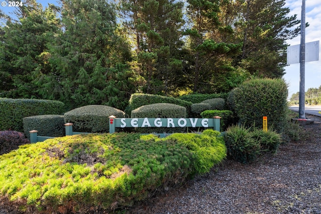 view of community / neighborhood sign