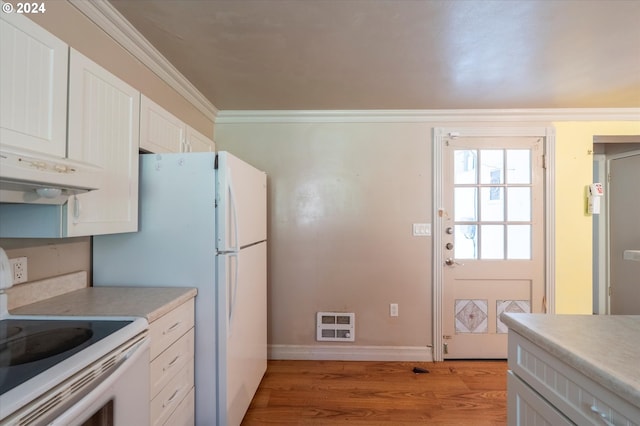 94213 Kerber Dr, Langlois, OR 97450 - kitchen featuring electric stove, light wood-type flooring, under cabinet range hood, ornamental molding, and white cabinets