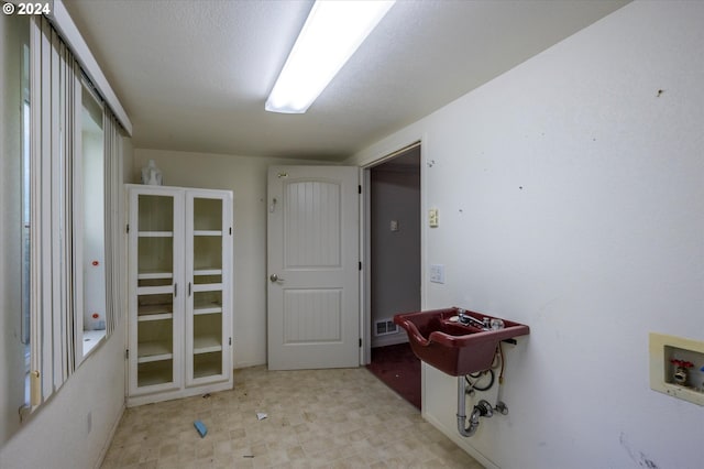 94213 Kerber Dr, Langlois, OR 97450 - interior space featuring tile patterned floors
