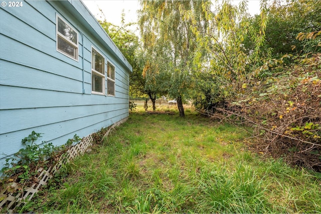94213 Kerber Dr, Langlois, OR 97450 - view of yard featuring fence