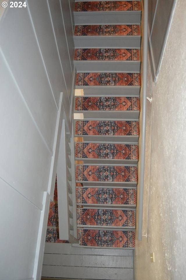 705 Couch Ave, Wallowa, OR 97885 - view of staircase