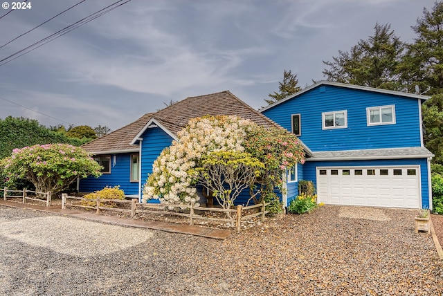 view of front property featuring a garage