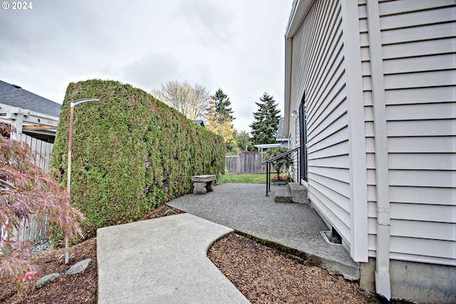 view of yard with a patio area