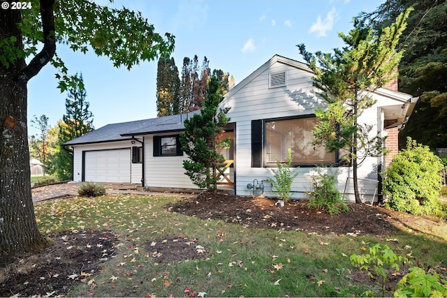 view of front of house featuring a garage