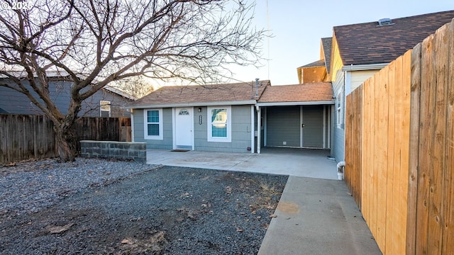 view of front of property featuring a patio area