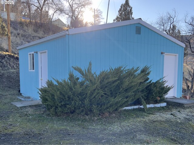 view of outbuilding