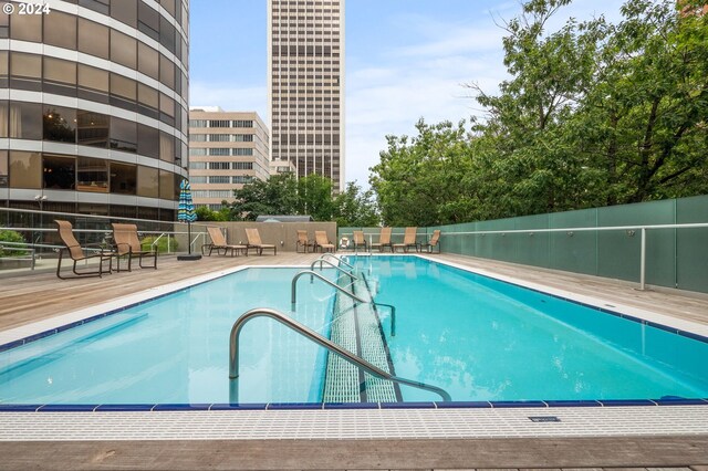 view of swimming pool