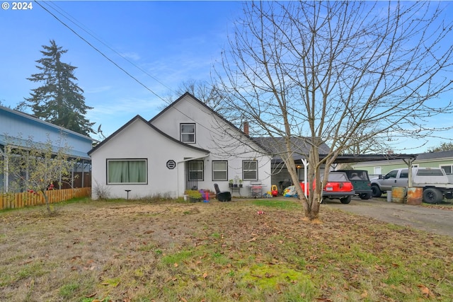 view of front of house with a front yard