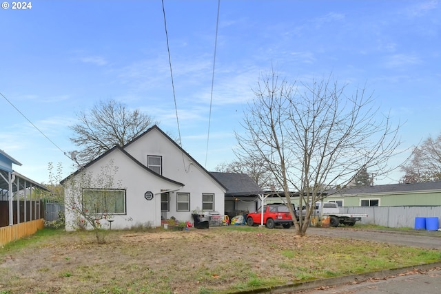 view of front of property