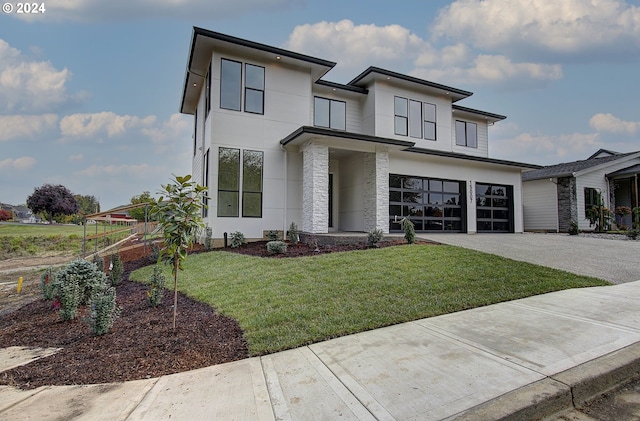 view of front of property featuring a front yard