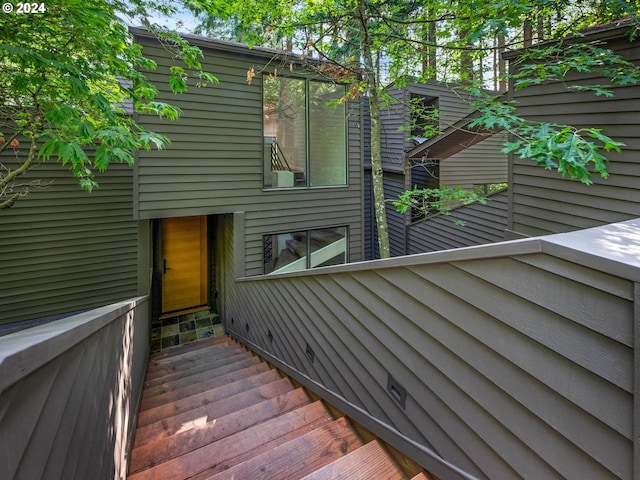 4731 SW 18th Dr, Portland, OR 97239 - entrance to property with a deck