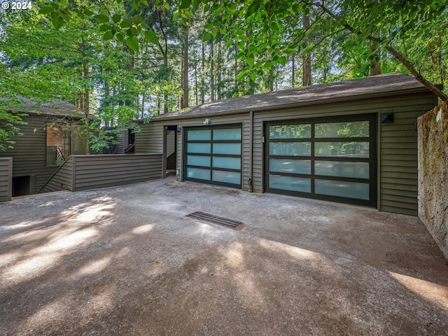 4731 SW 18th Dr, Portland, OR 97239 - view of garage