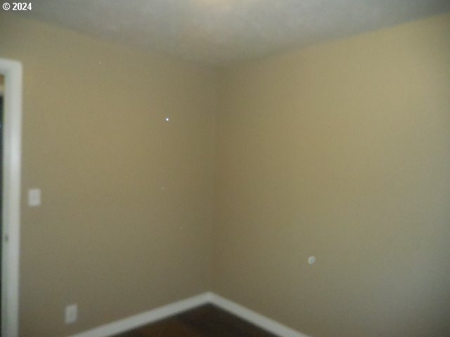 4954 SE 108th Ave, Portland, OR 97266 - spare room with baseboards