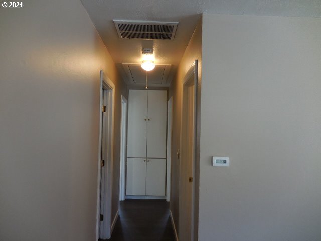 4954 SE 108th Ave, Portland, OR 97266 - corridor featuring attic access