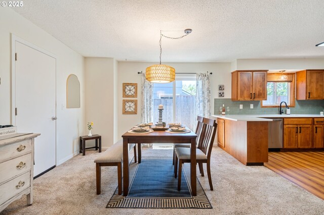 3427 NE 32nd Pl, Portland, OR 97212 - dining area with light colored carpet and a textured ceiling