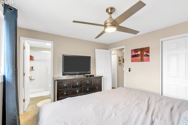 4711 Siesta Ct NE, Salem, OR 97305 - bedroom featuring ensuite bath, ceiling fan, and light carpet