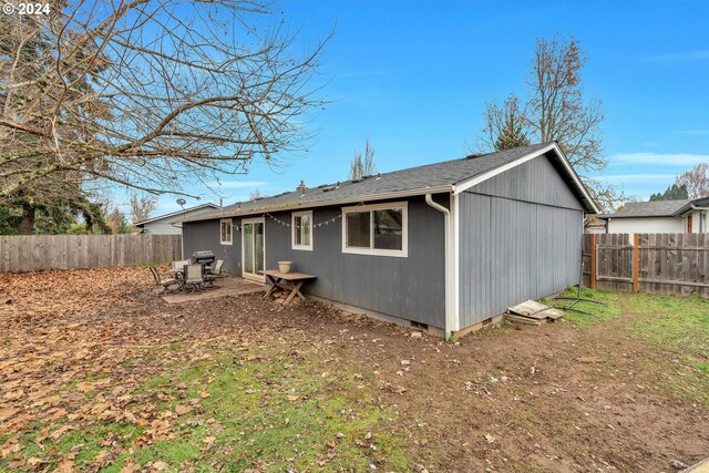 4711 Siesta Ct NE, Salem, OR 97305 - rear view of house featuring a patio