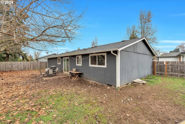 4711 Siesta Ct NE, Salem, OR 97305 - back of house featuring a fenced backyard