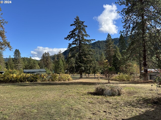 Listing photo 2 for 207 Scenic Rd, Days Creek OR 97429