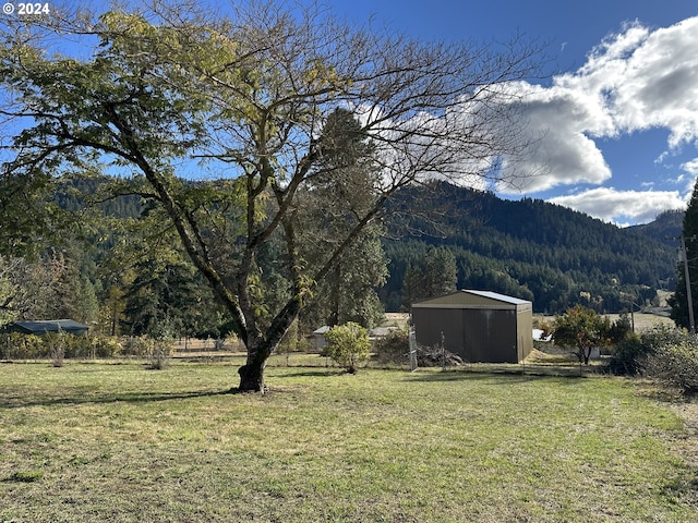 Listing photo 3 for 207 Scenic Rd, Days Creek OR 97429