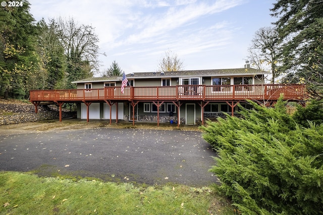 view of front facade featuring a deck