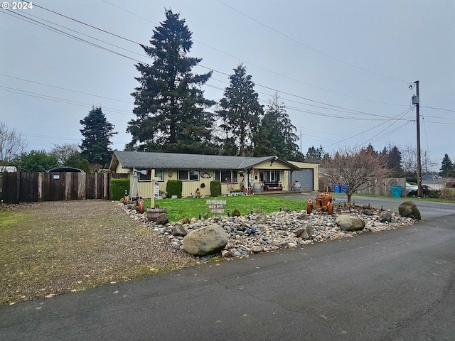 view of front of home with a front lawn