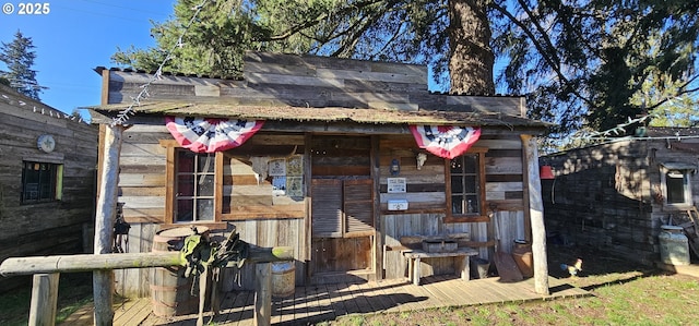 view of outdoor structure