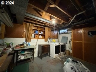 basement featuring independent washer and dryer