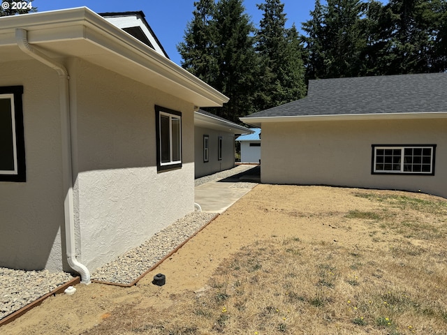 view of yard with a patio area