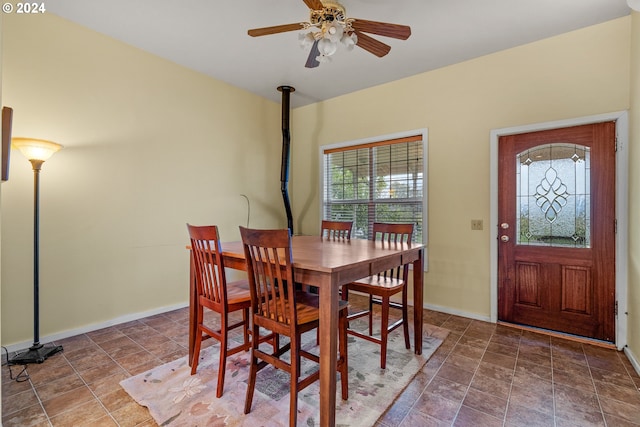 dining space with ceiling fan