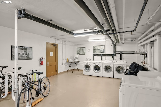 laundry room with washing machine and dryer