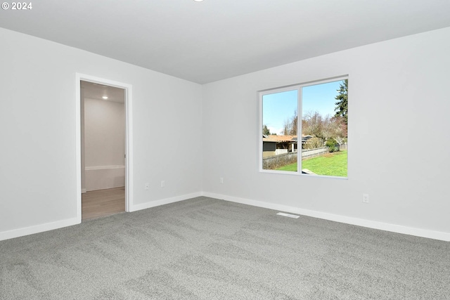 view of carpeted spare room