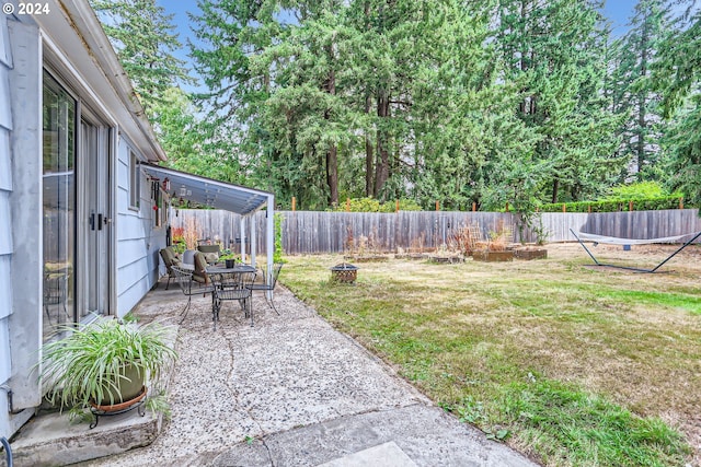 view of yard with a patio area