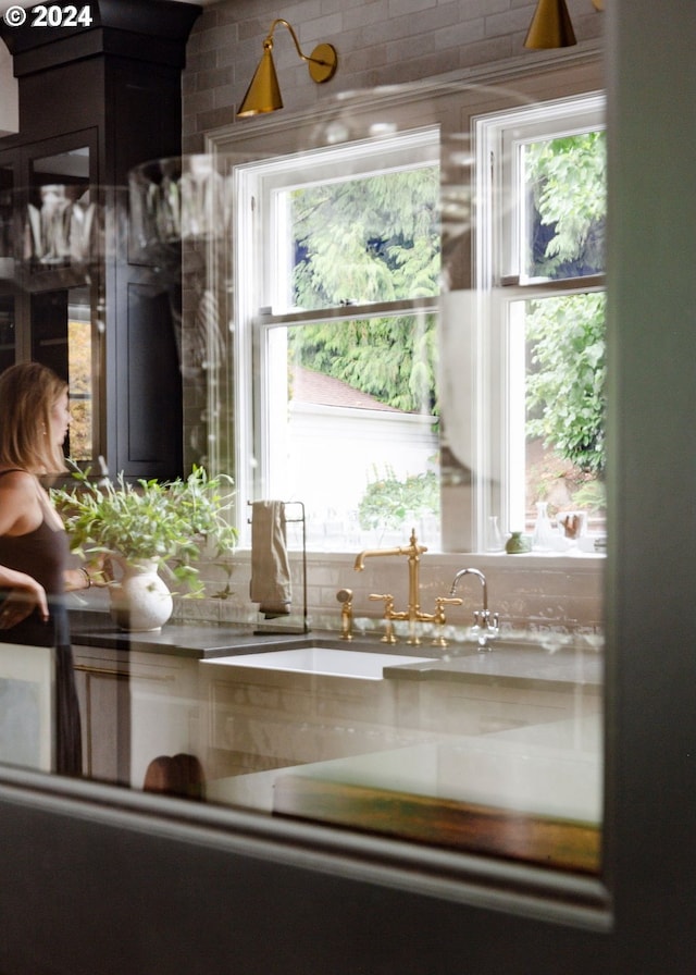 interior details with decorative backsplash