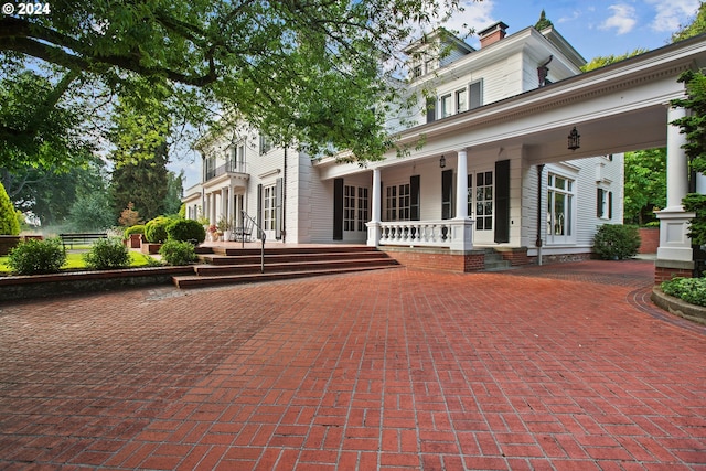 view of front of home with covered porch