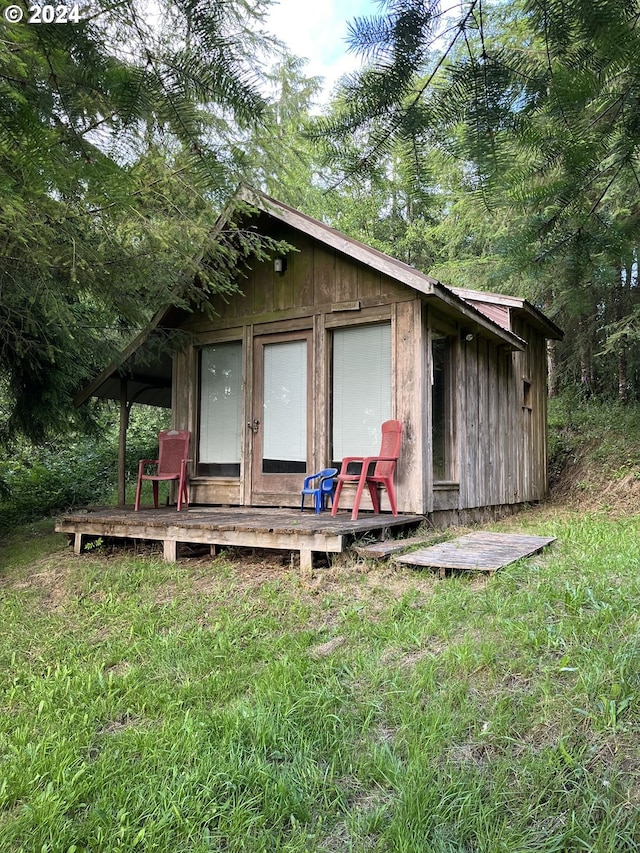 view of outbuilding