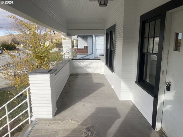 240 N Court St, Heppner, OR 97836 - view of balcony