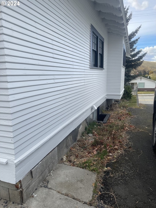 240 N Court St, Heppner, OR 97836 - view of side of home
