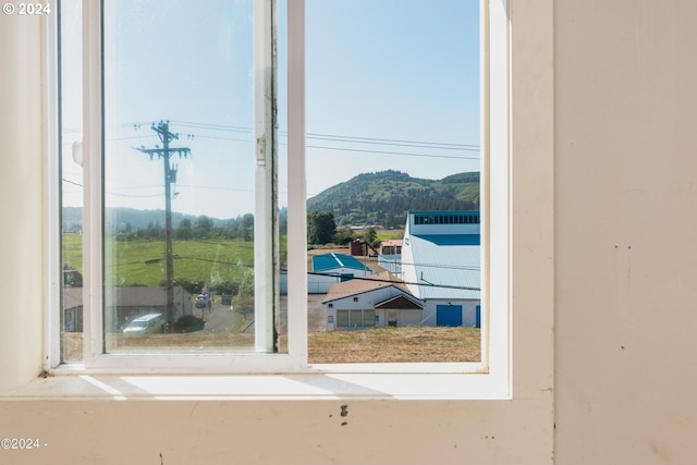 room details featuring a mountain view