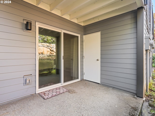 10940 SW Meadowbrook Dr Unit 29, Portland, OR 97224 - entrance to property featuring a patio