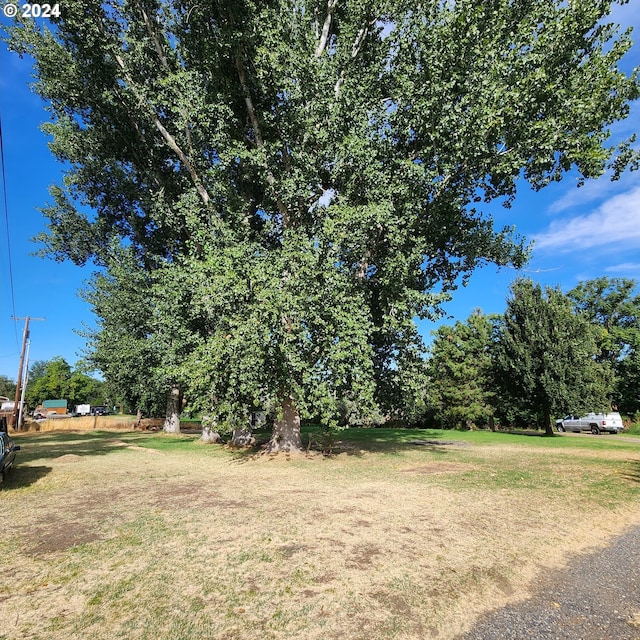 Listing photo 3 for 456 Vogel St, Umatilla OR 97882