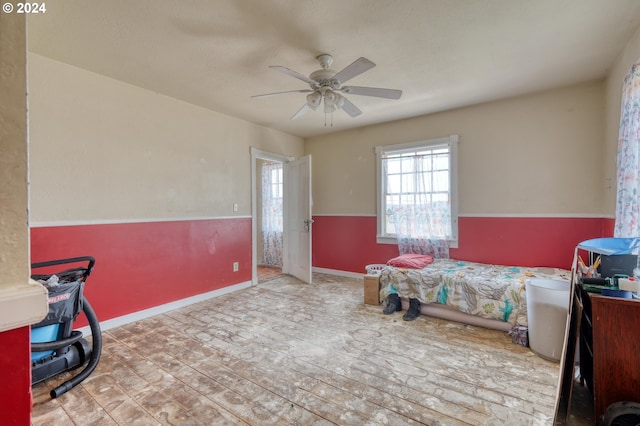 bedroom with ceiling fan