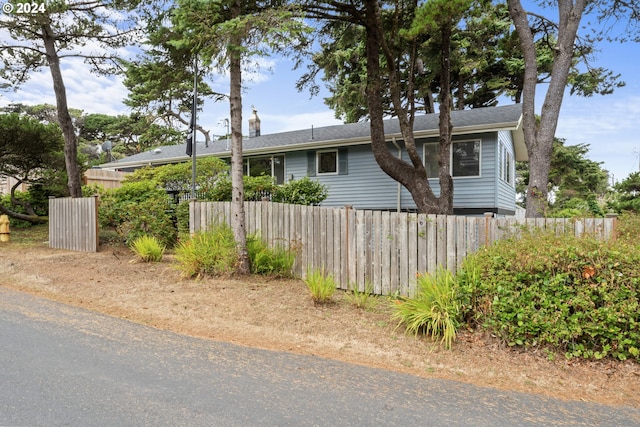 4624 Joshua Ln, Florence, OR 97439 - view of front of property