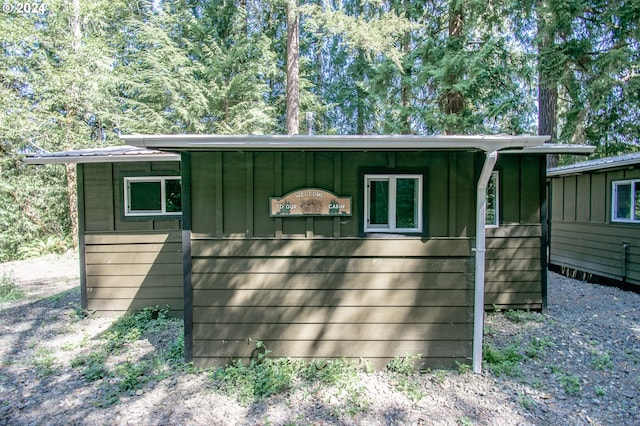 view of outbuilding