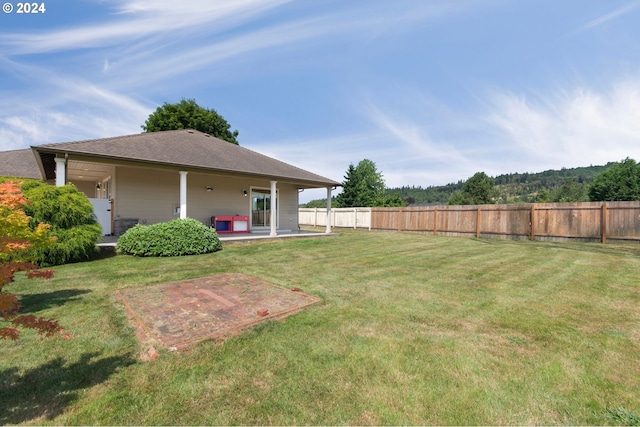 view of yard with a patio